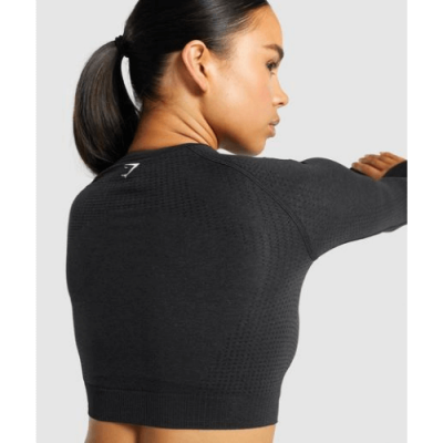 ⁦Gym Shark Vital Seamless 2.0 Long Sleeve Crop Top Black⁩ – תמונה ⁦5⁩
