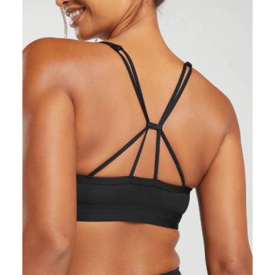 ⁦Gymshark Ruched Strappy Sports Bra Black⁩ – תמונה ⁦3⁩