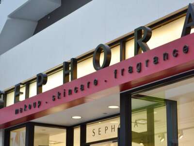 חנות ספורה (Sephora) בקניון Eaton Centre בטורונטו