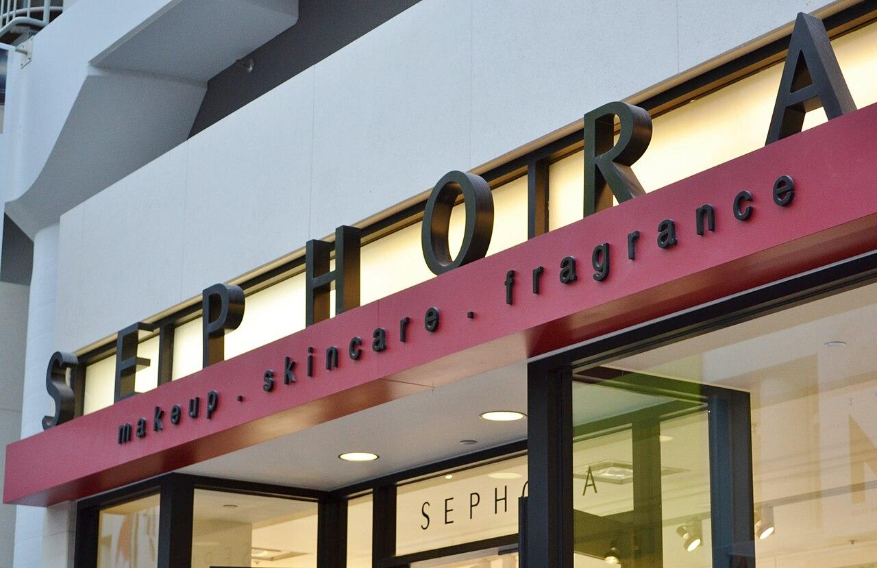 חנות ספורה (Sephora) בקניון Eaton Centre בטורונטו